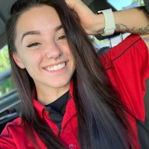 Meet your Posher, Danielle